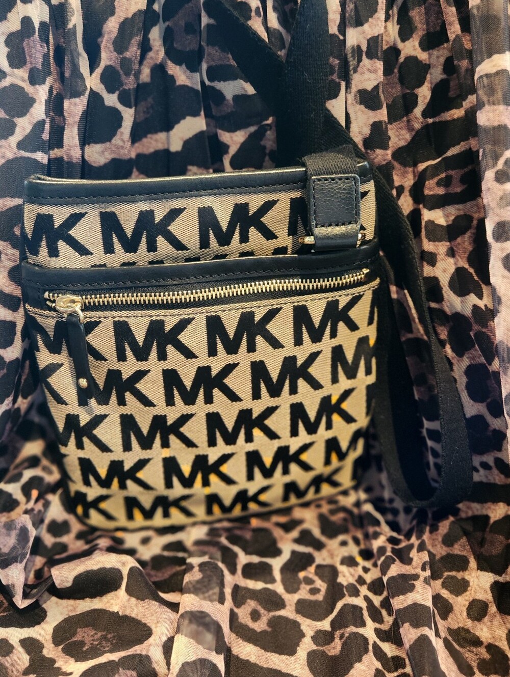 Michael Kors MK logo Crossbody Purse